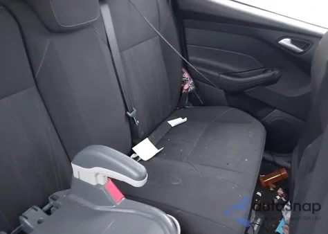 2017 Ford Focus Se z USA, uszkodzony, nr VIN 1FADP3K28HL213453